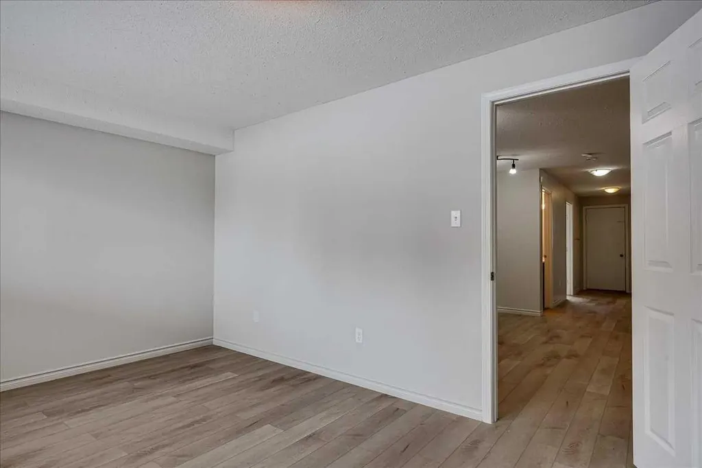 5219 & 5221 41 Street Innisfail AB T4G1G3
