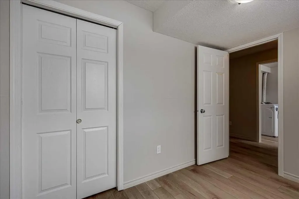 5219 & 5221 41 Street Innisfail AB T4G1G3