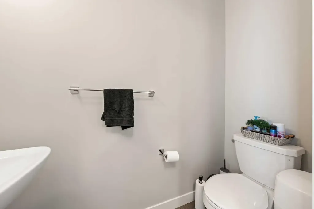 281 Waterford Boulevard Chestermere AB T1X2P8