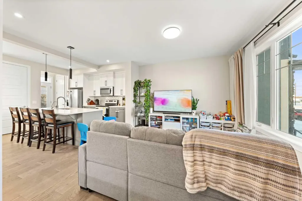 281 Waterford Boulevard Chestermere AB T1X2P8
