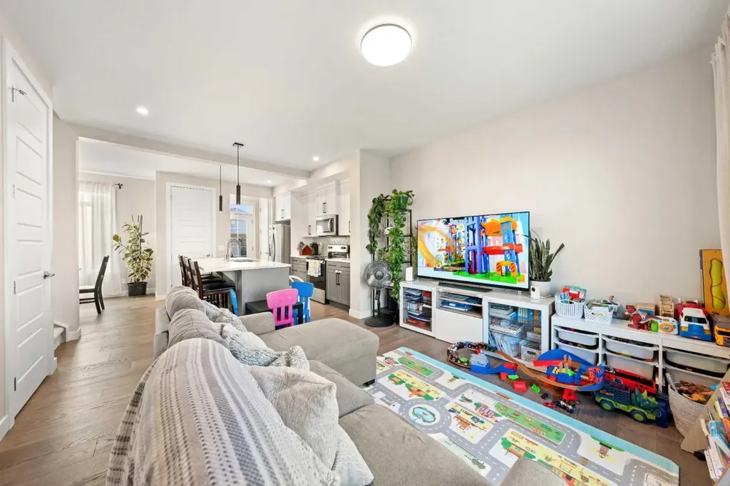 281 Waterford Boulevard Chestermere AB T1X2P8