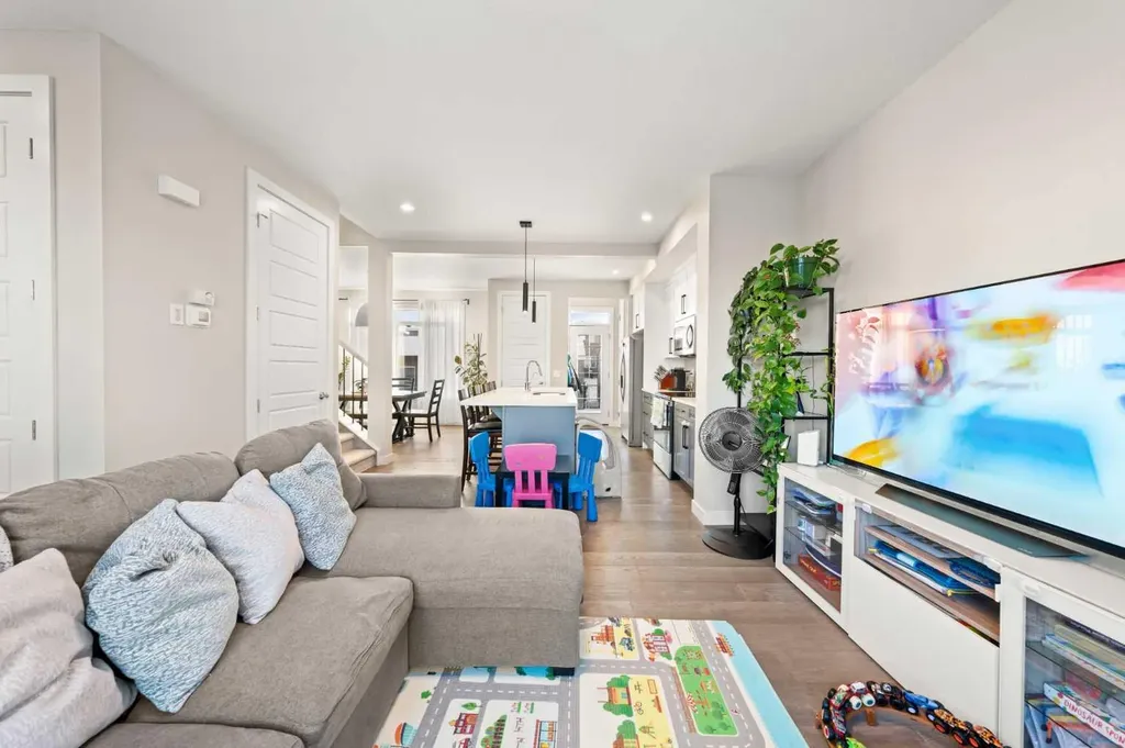 281 Waterford Boulevard Chestermere AB T1X2P8