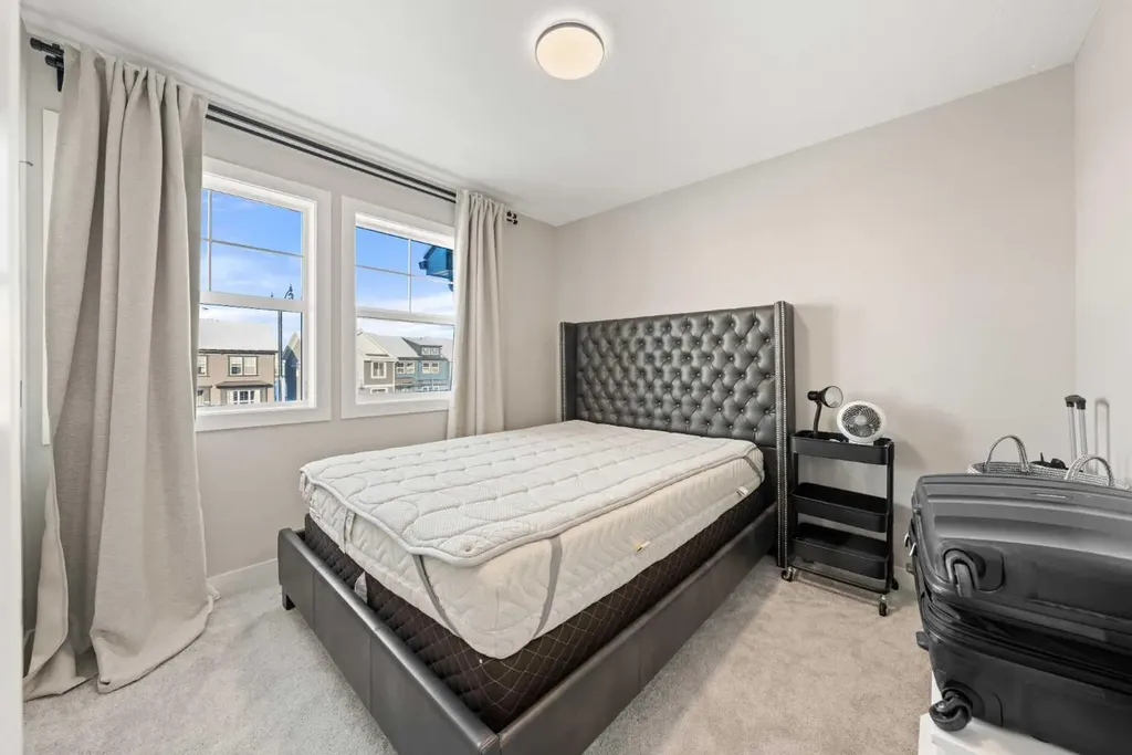 281 Waterford Boulevard Chestermere AB T1X2P8