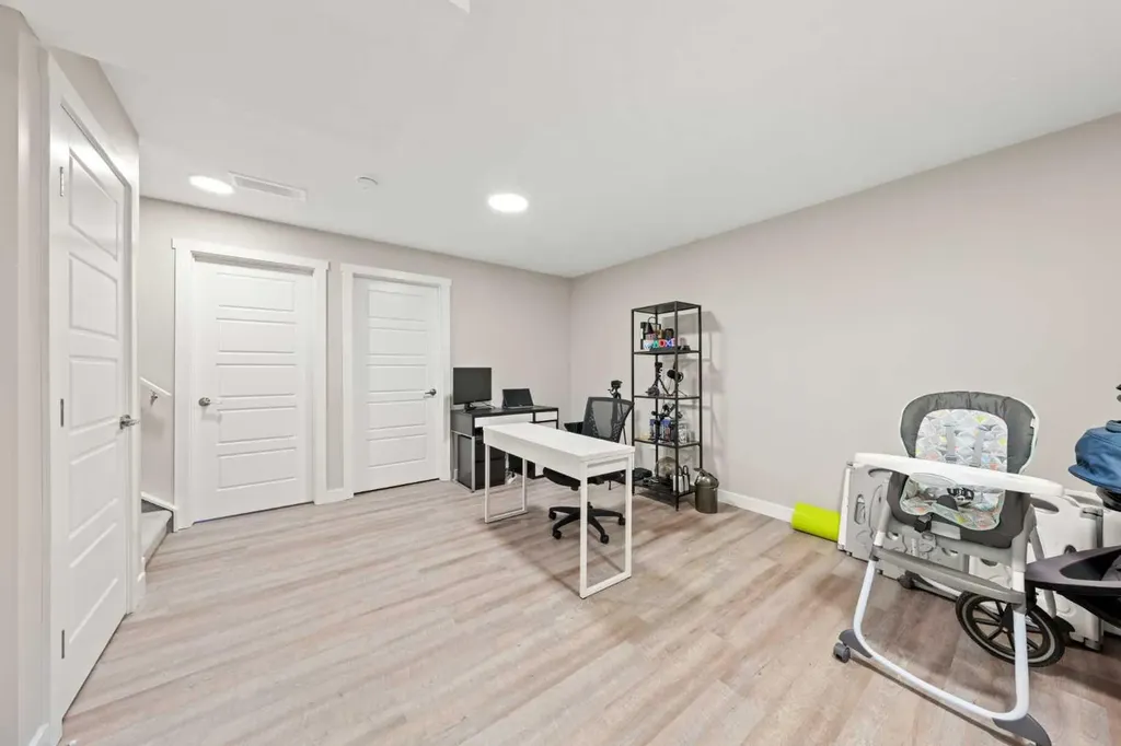 281 Waterford Boulevard Chestermere AB T1X2P8