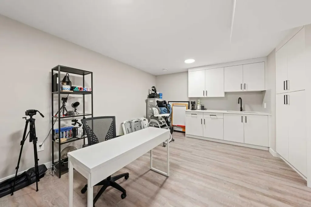 281 Waterford Boulevard Chestermere AB T1X2P8
