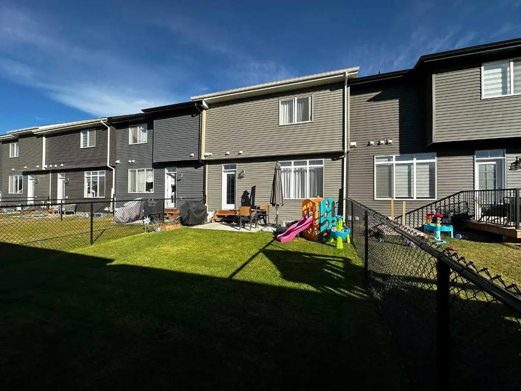 281 Waterford Boulevard Chestermere AB T1X2P8