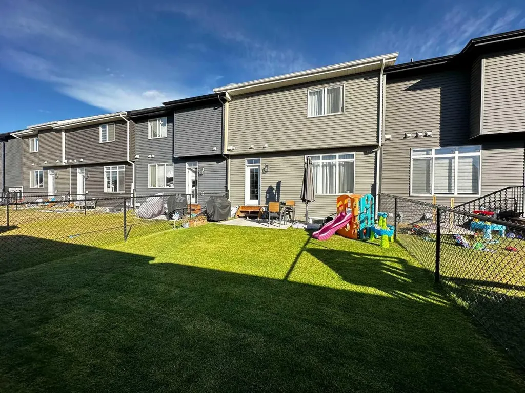 281 Waterford Boulevard Chestermere AB T1X2P8