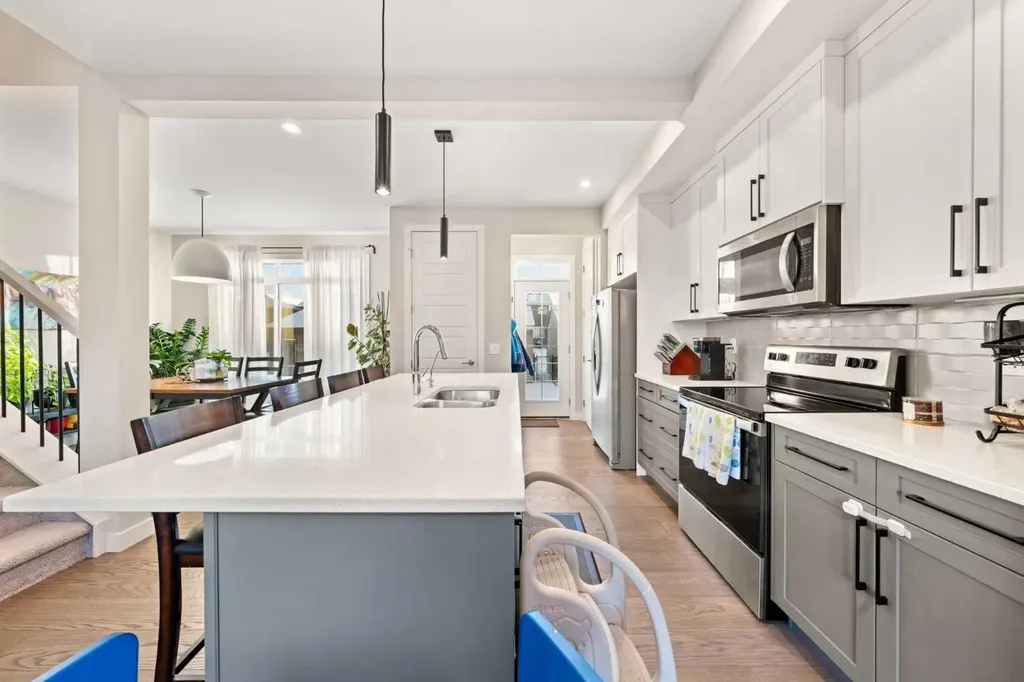 281 Waterford Boulevard Chestermere AB T1X2P8