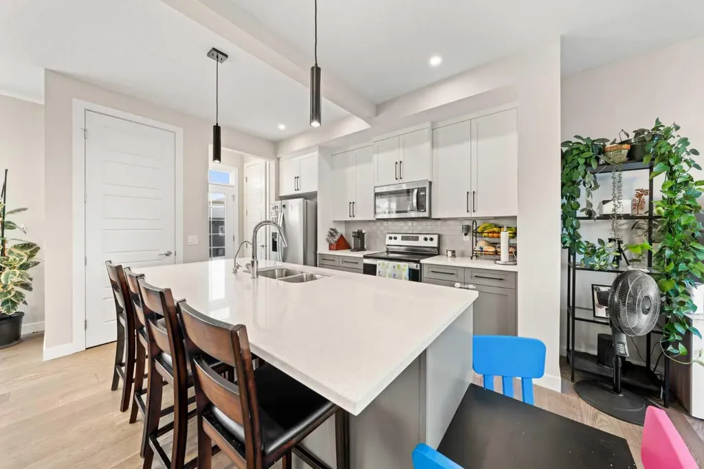 281 Waterford Boulevard Chestermere AB T1X2P8