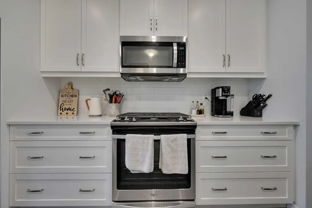 221 Ellen Way Crossfield AB T0M0S0