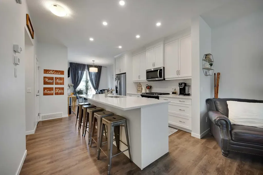 221 Ellen Way Crossfield AB T0M0S0