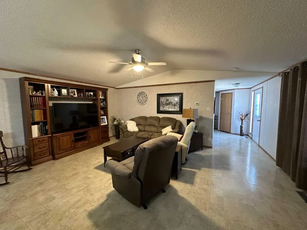452 1st Street SW Falher AB T0H 1M0