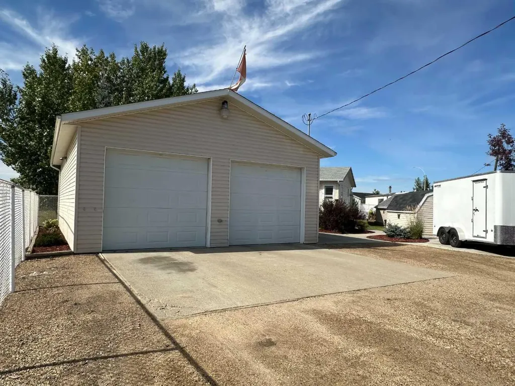 452 1st Street SW Falher AB T0H 1M0