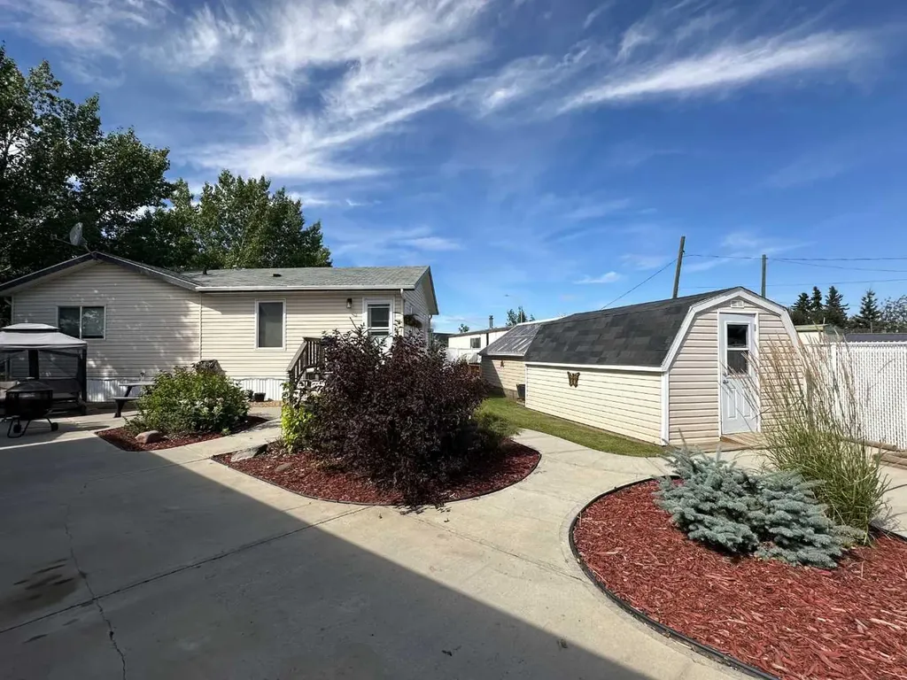 452 1st Street SW Falher AB T0H 1M0