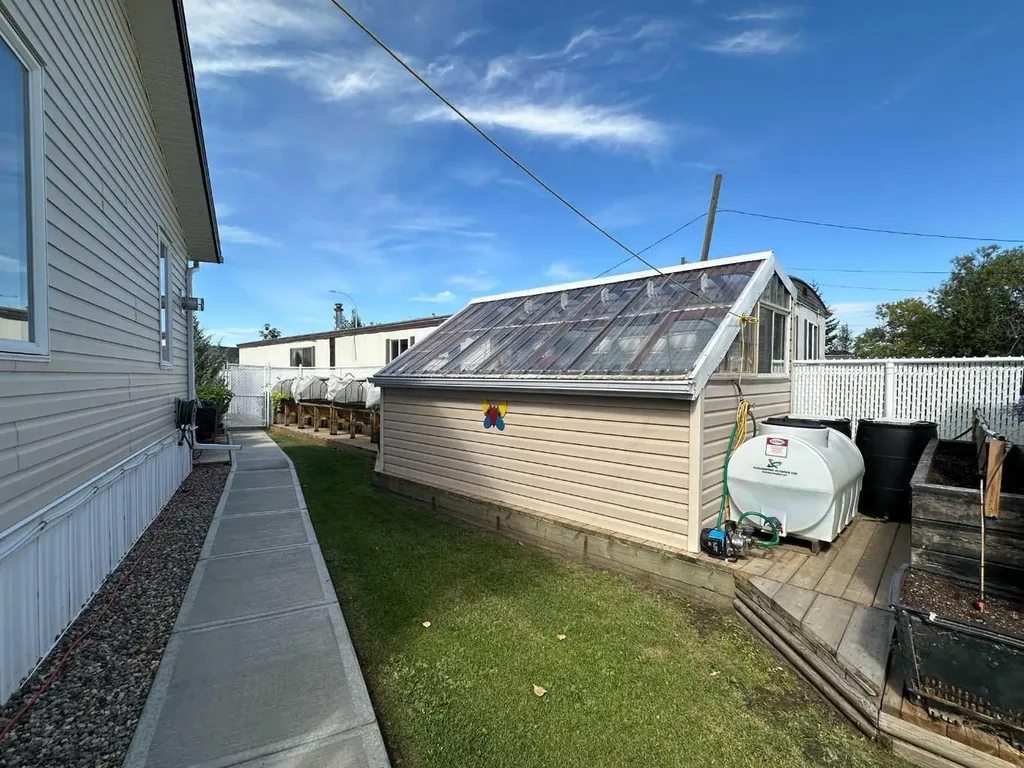452 1st Street SW Falher AB T0H 1M0