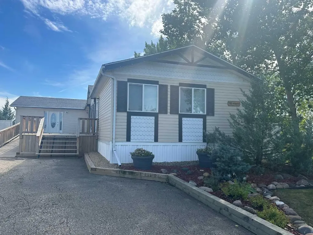 452 1st Street SW Falher AB T0H 1M0