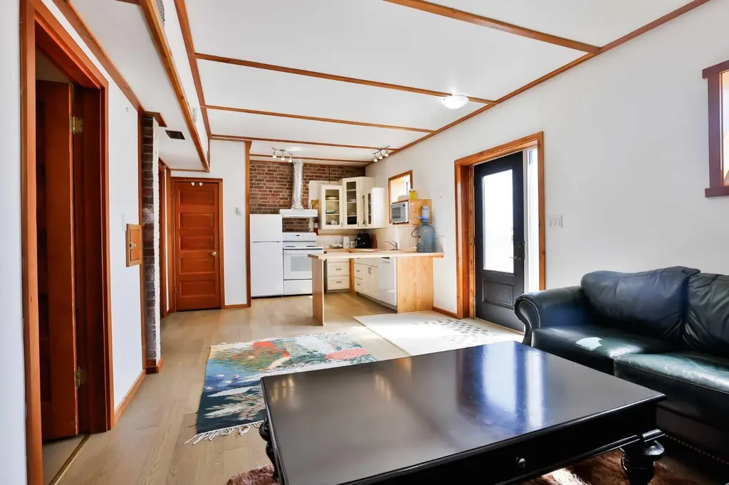 320 Railway Avenue Granum AB T0L 1A0
