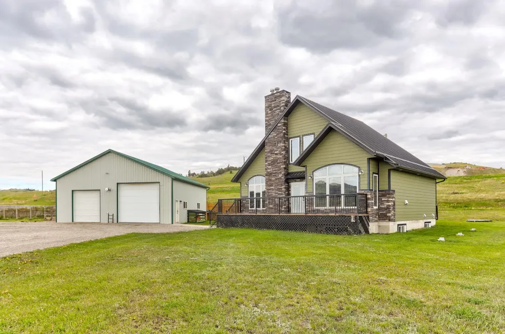 2222 Twp Road 7-5 Lundbreck AB T0K 0H0