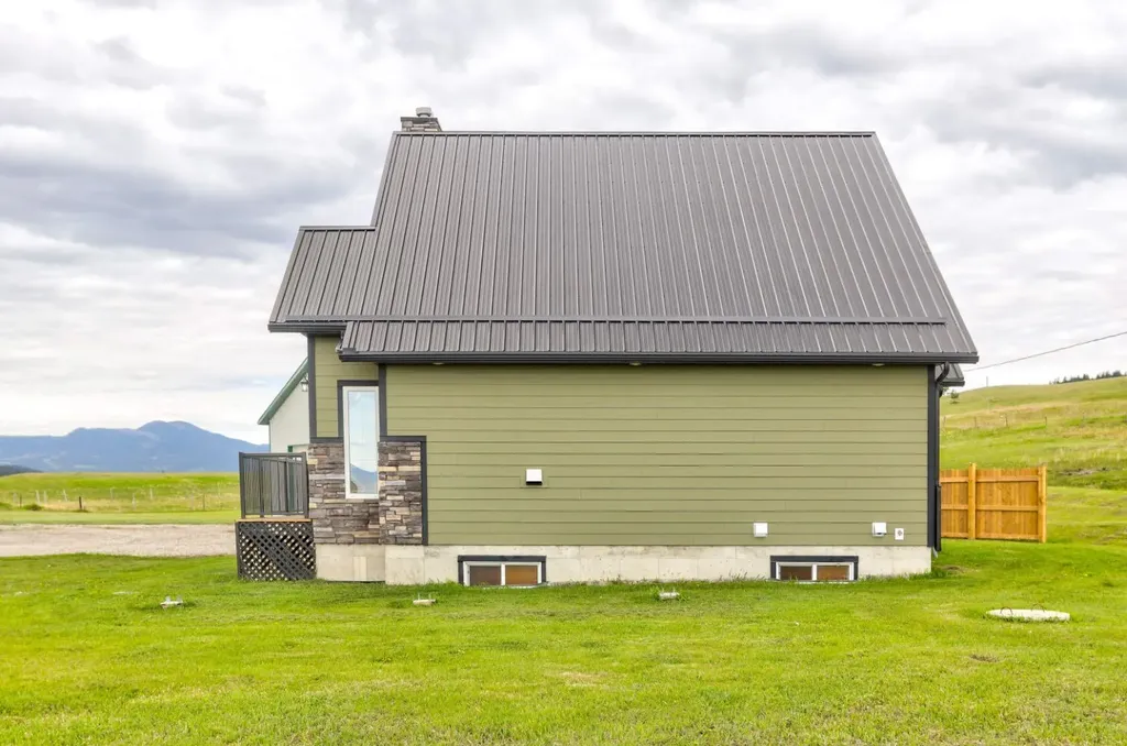 2222 Twp Road 7-5 Lundbreck AB T0K 0H0