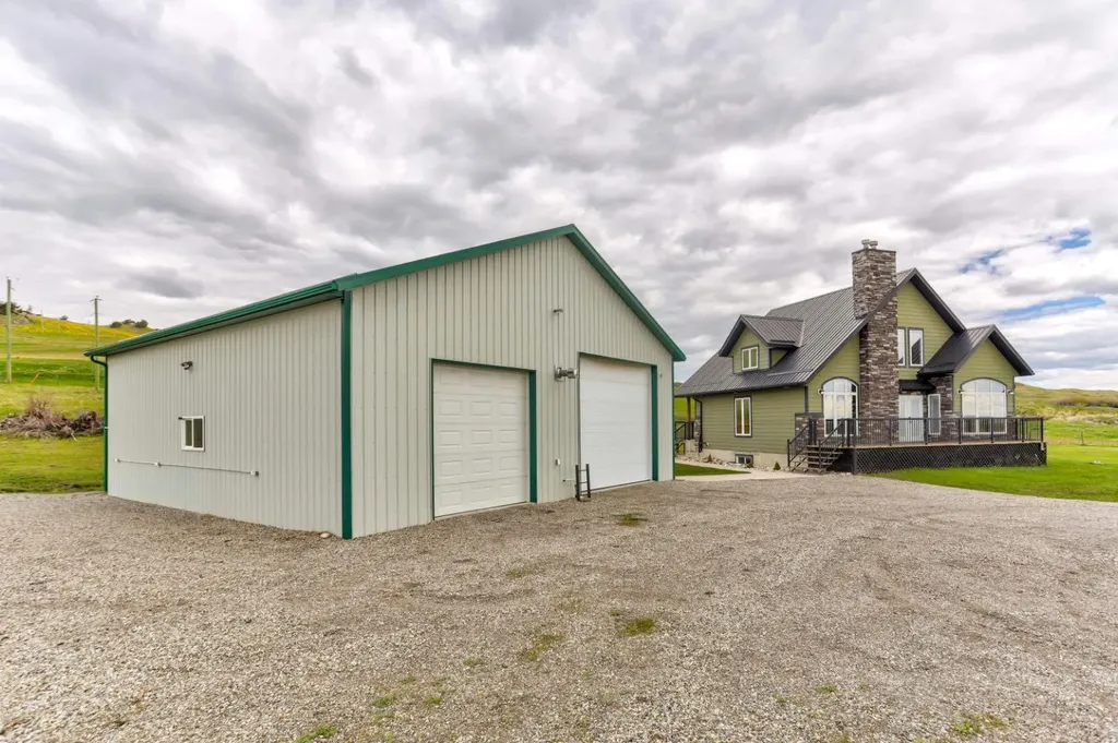 2222 Twp Road 7-5 Lundbreck AB T0K 0H0