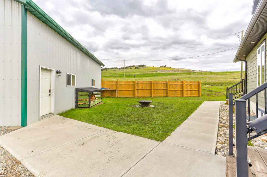 2222 Twp Road 7-5 Lundbreck AB T0K 0H0