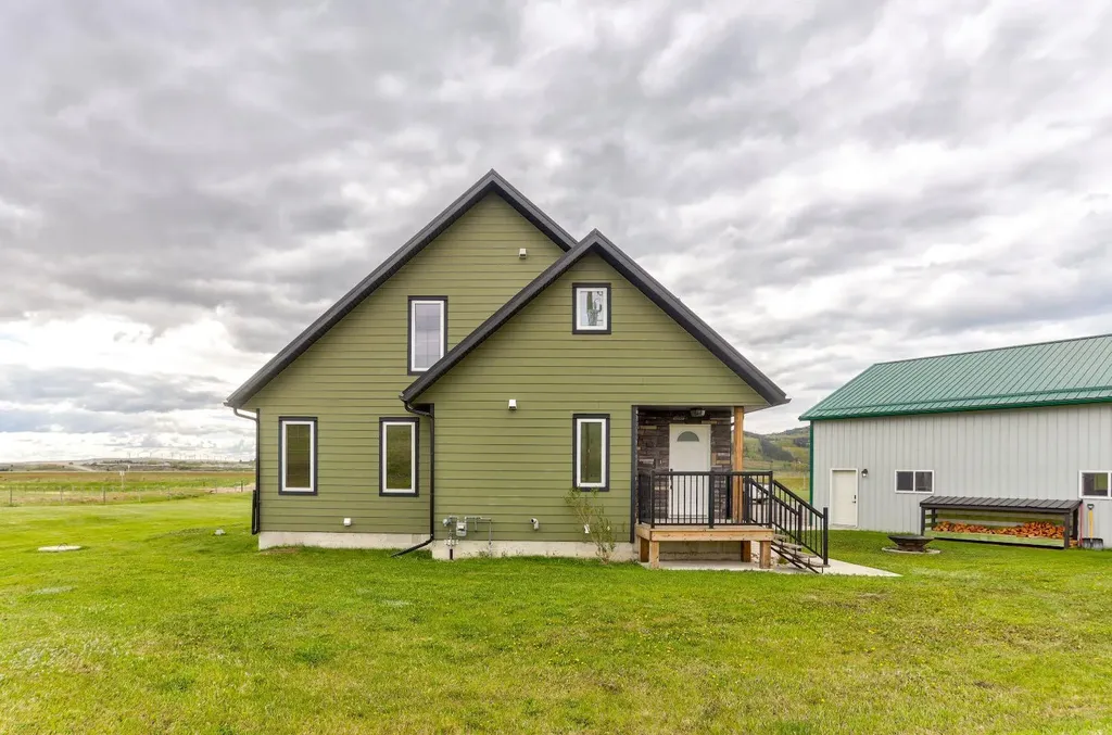 2222 Twp Road 7-5 Lundbreck AB T0K 0H0