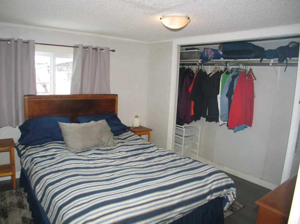 3223 83 Street NW Calgary AB t3b 5n1