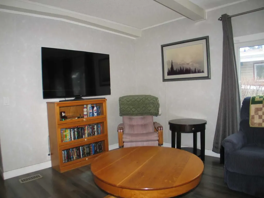 3223 83 Street NW Calgary AB t3b 5n1