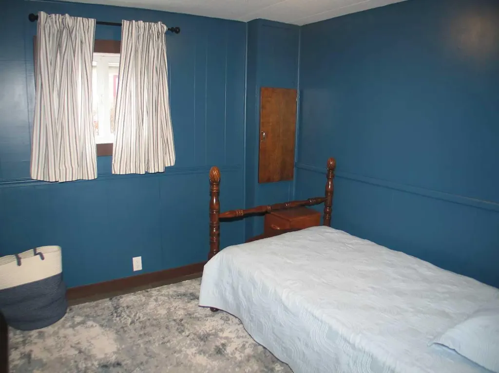 3223 83 Street NW Calgary AB t3b 5n1