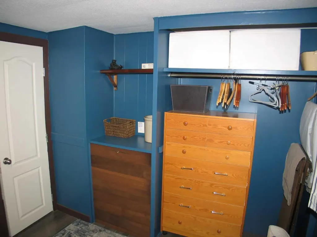3223 83 Street NW Calgary AB t3b 5n1