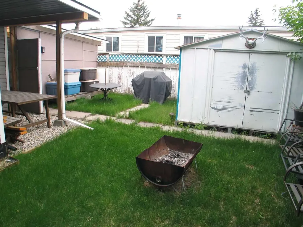 3223 83 Street NW Calgary AB t3b 5n1
