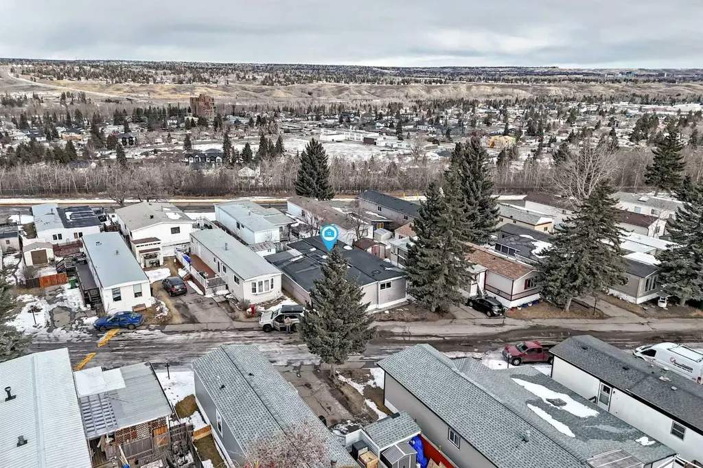 3223 83 Street NW Calgary AB t3b 5n1