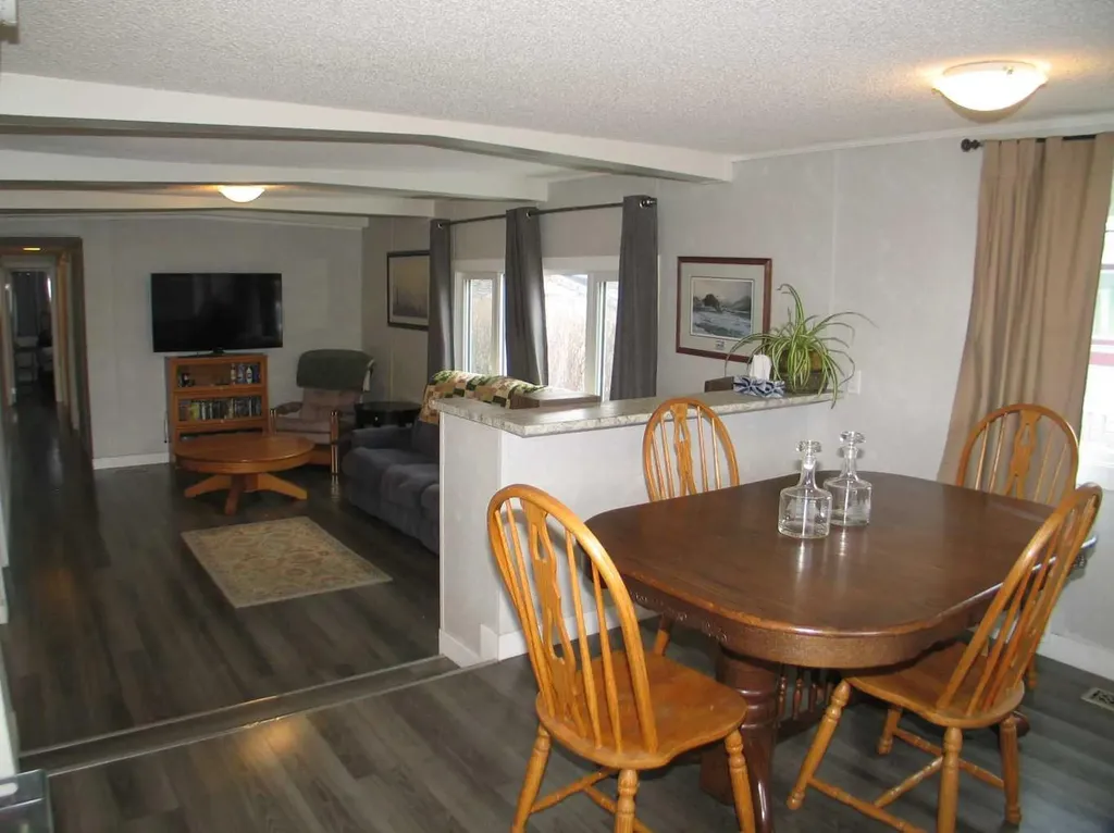 3223 83 Street NW Calgary AB t3b 5n1