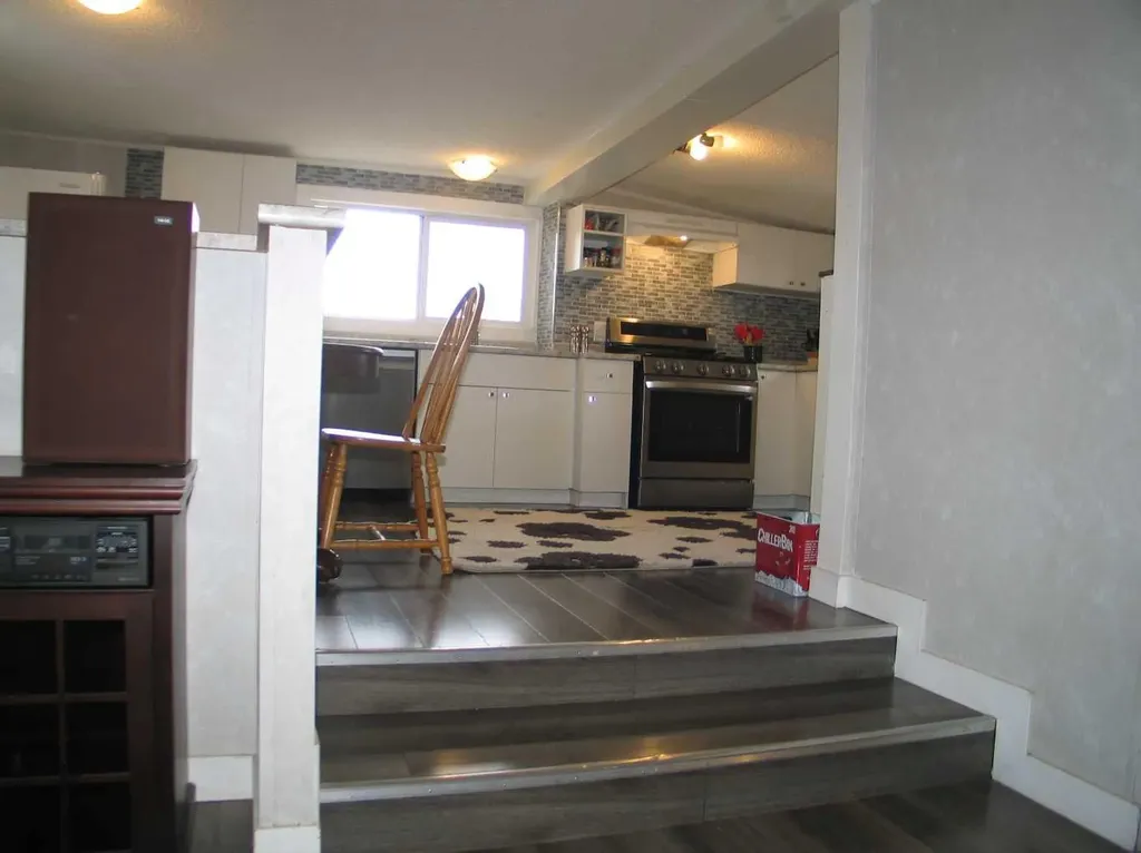 3223 83 Street NW Calgary AB t3b 5n1