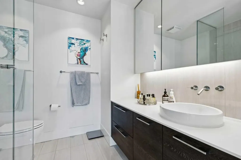 901 10 Avenue SW Calgary AB T2R0B5