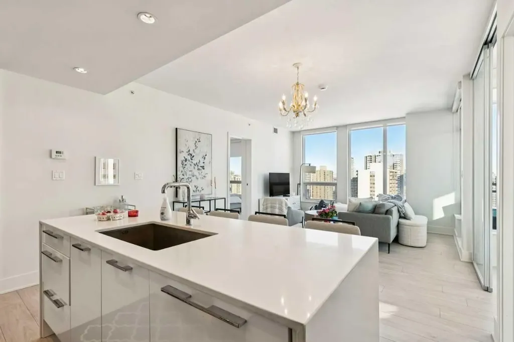 901 10 Avenue SW Calgary AB T2R0B5