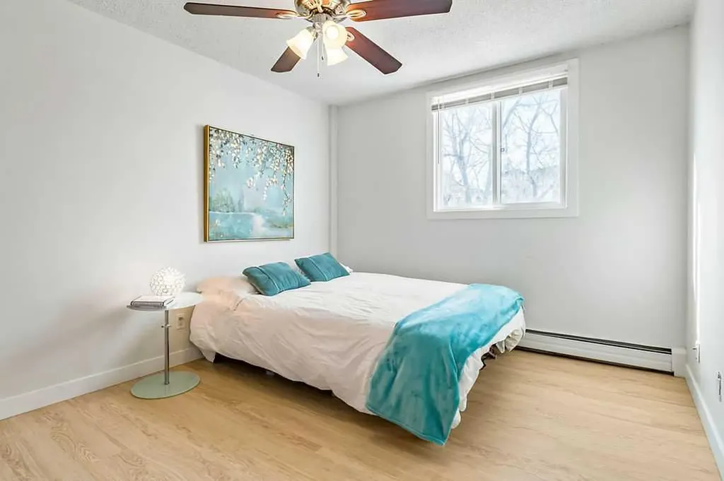 2220 16a Street W Calgary AB T2T 4K2