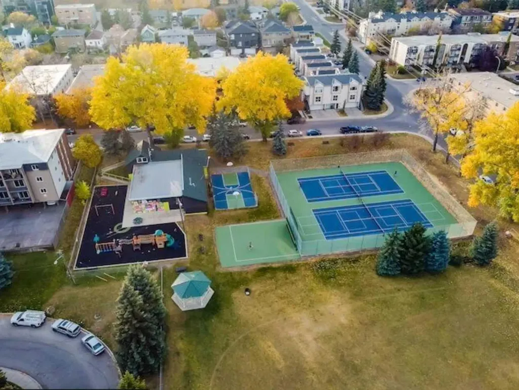 2220 16a Street W Calgary AB T2T 4K2