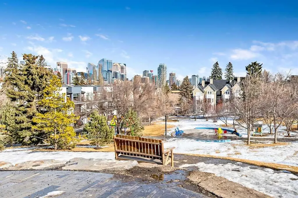 2220 16a Street W Calgary AB T2T 4K2