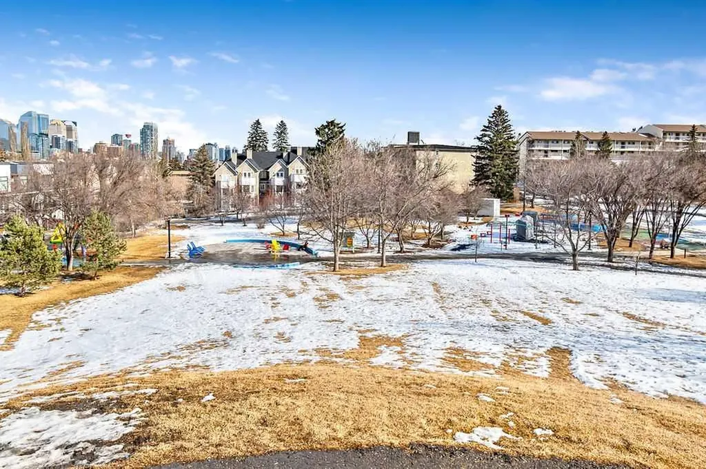 2220 16a Street W Calgary AB T2T 4K2