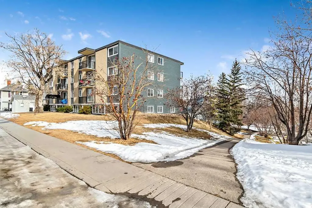 2220 16a Street W Calgary AB T2T 4K2