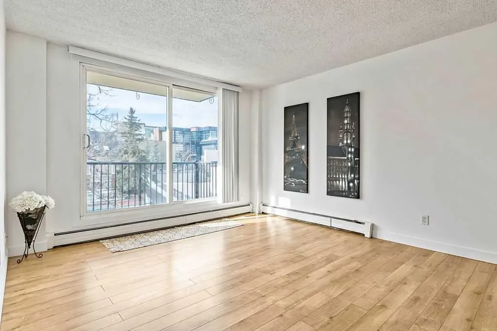2220 16a Street W Calgary AB T2T 4K2