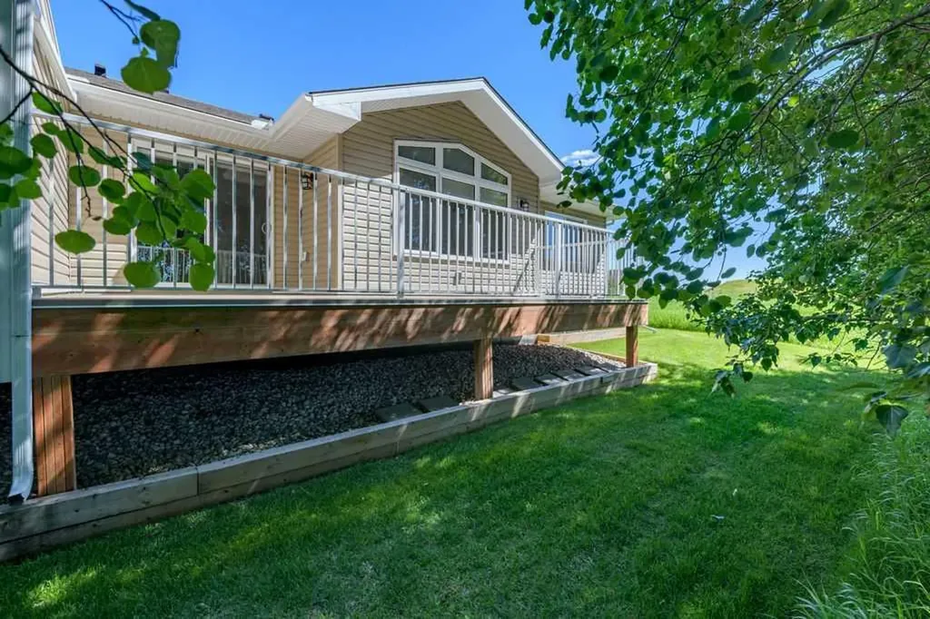 192 Ridgestone Lane Diamond Valley AB T0L 0H0