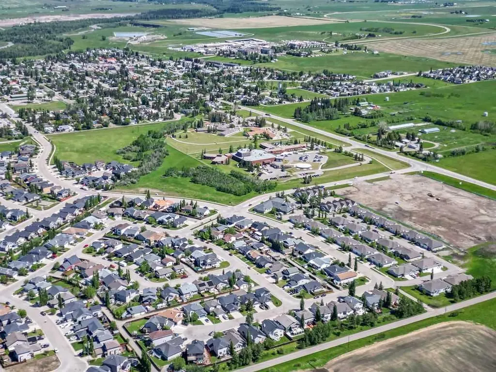 192 Ridgestone Lane Diamond Valley AB T0L 0H0