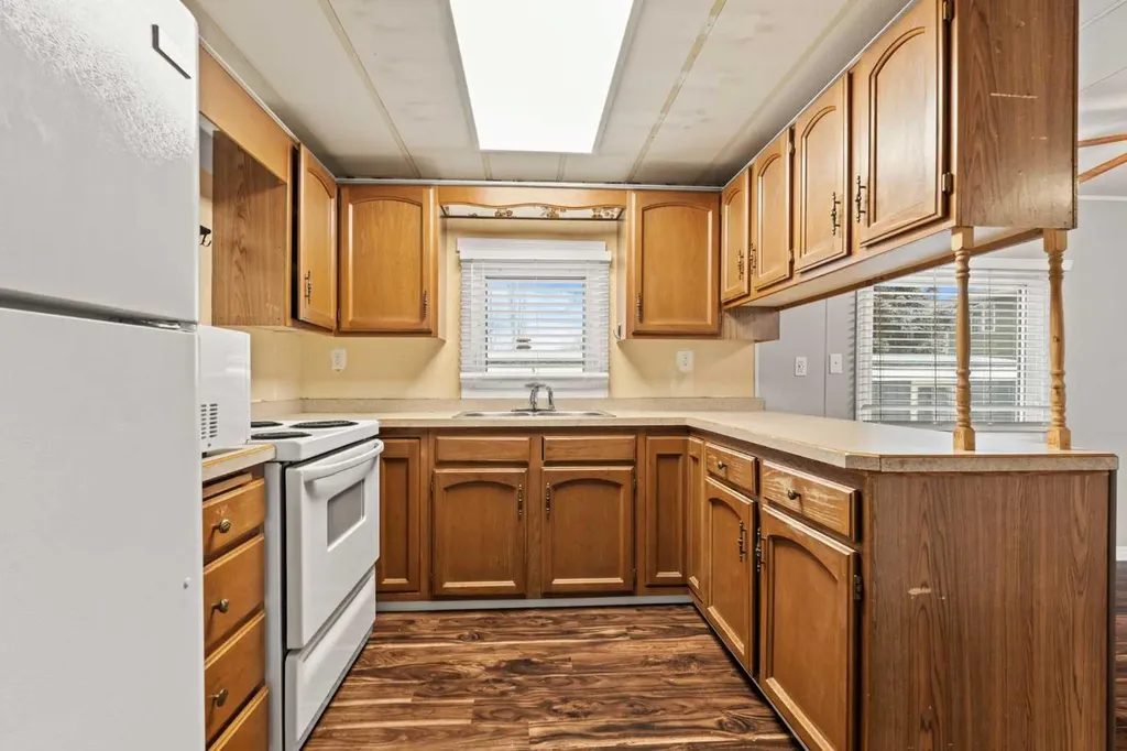 227 2 Avenue SE Diamond Valley AB T0L 0H0