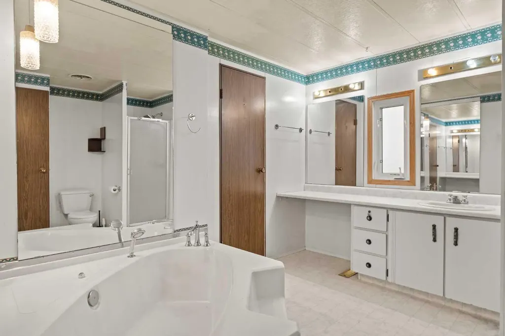 227 2 Avenue SE Diamond Valley AB T0L 0H0