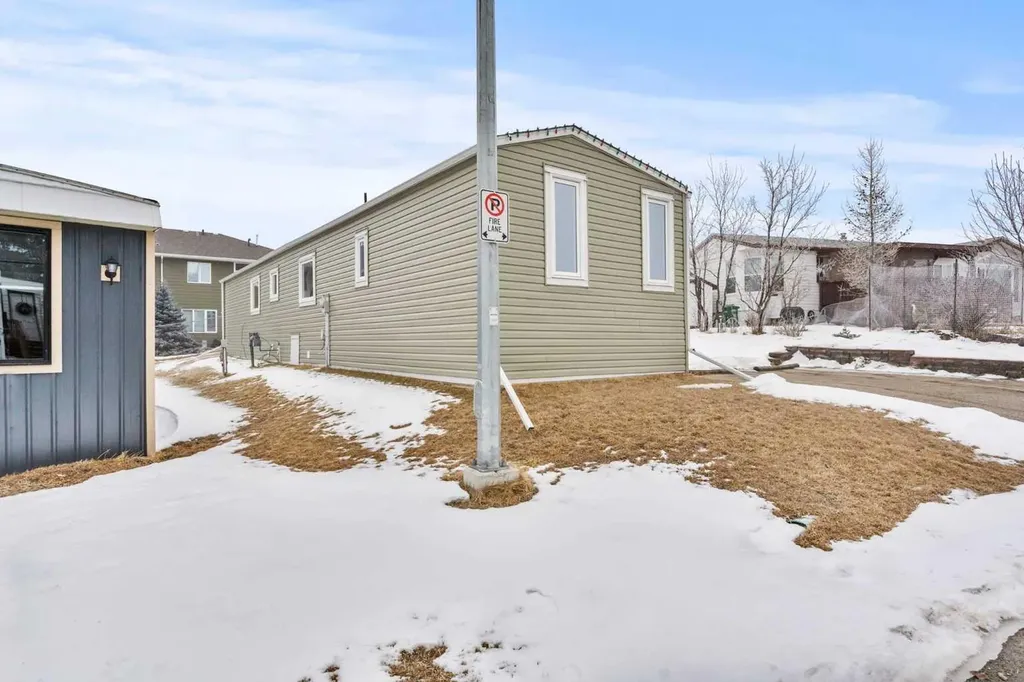 227 2 Avenue SE Diamond Valley AB T0L 0H0