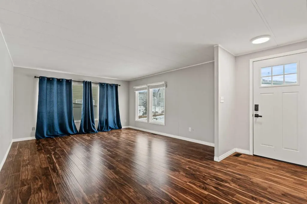 227 2 Avenue SE Diamond Valley AB T0L 0H0