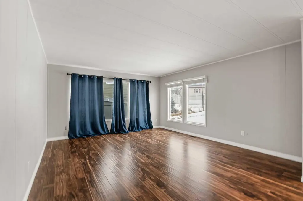 227 2 Avenue SE Diamond Valley AB T0L 0H0