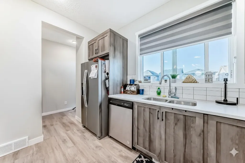 7468 202 Avenue SE Calgary AB T3S 0E7